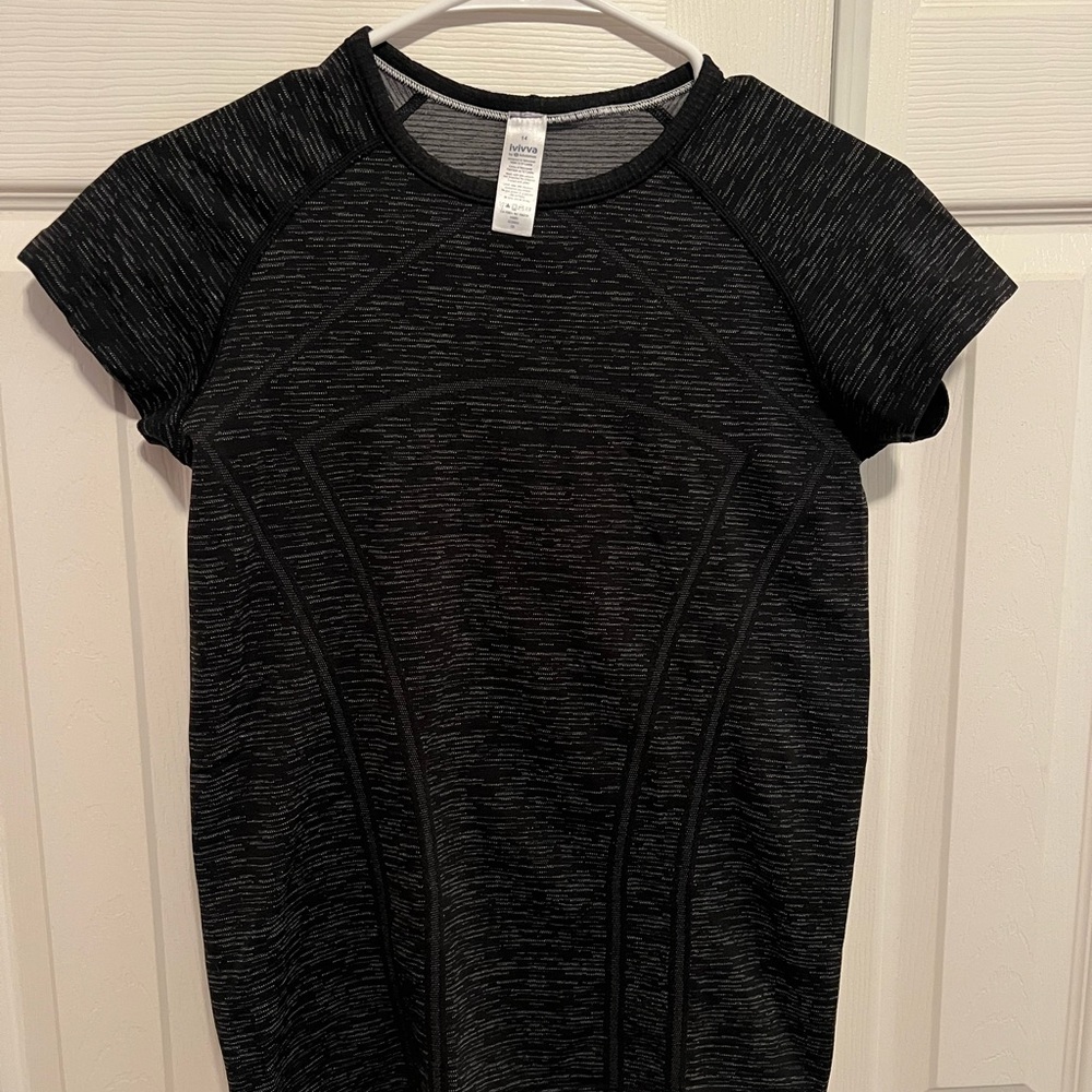 Ivivva by Lululemon Black Short Sleeve Athletic Tee